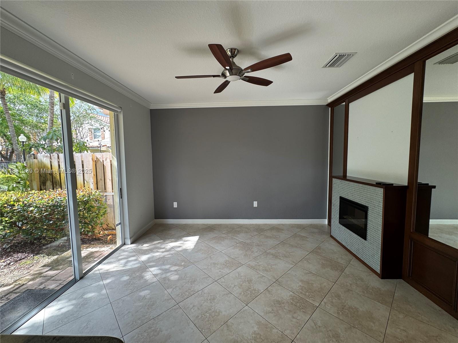 EMERALD CREEK TOWNHOMES - Residential Lease