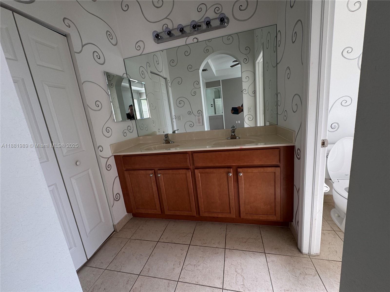 EMERALD CREEK TOWNHOMES - Residential Lease