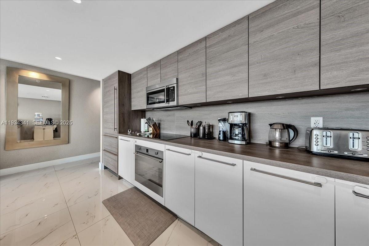 400 SUNNY ISLES CONDO EAS - Residential