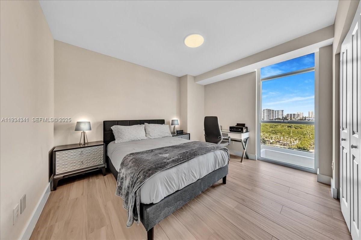 400 SUNNY ISLES CONDO EAS - Residential