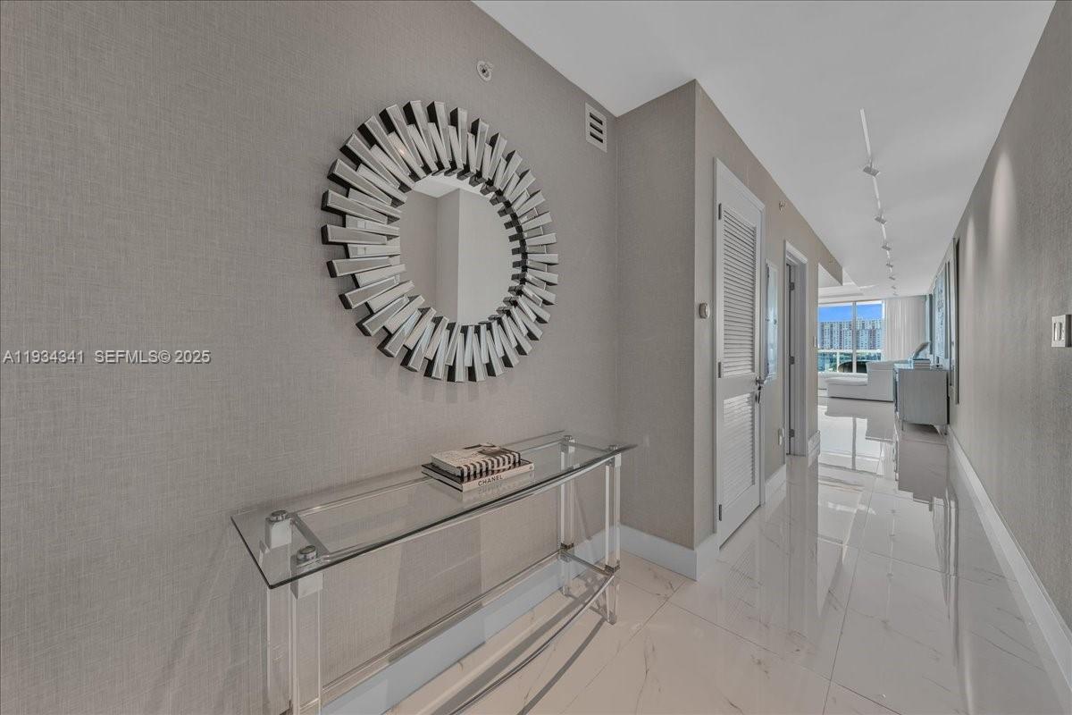 400 SUNNY ISLES CONDO EAS - Residential