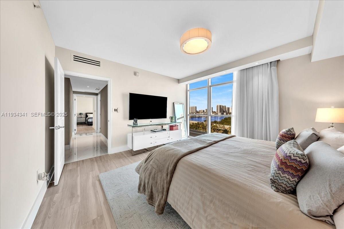 400 SUNNY ISLES CONDO EAS - Residential