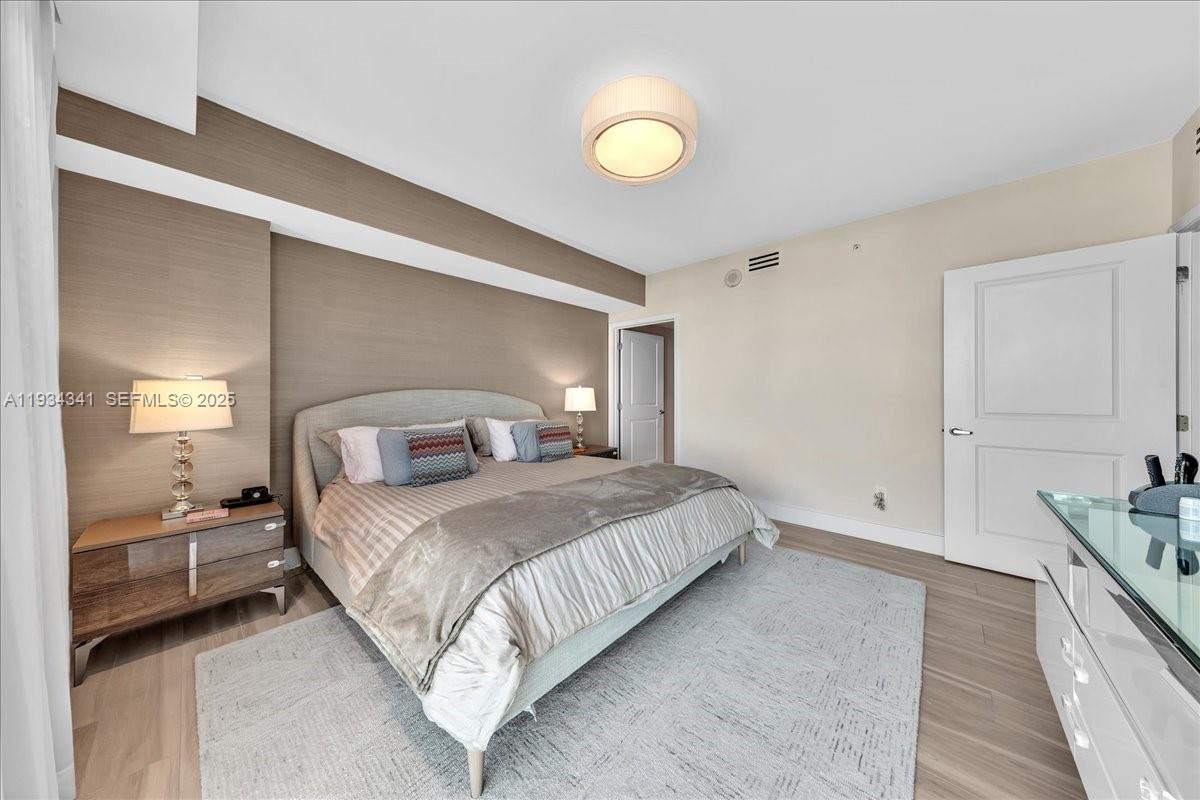 400 SUNNY ISLES CONDO EAS - Residential