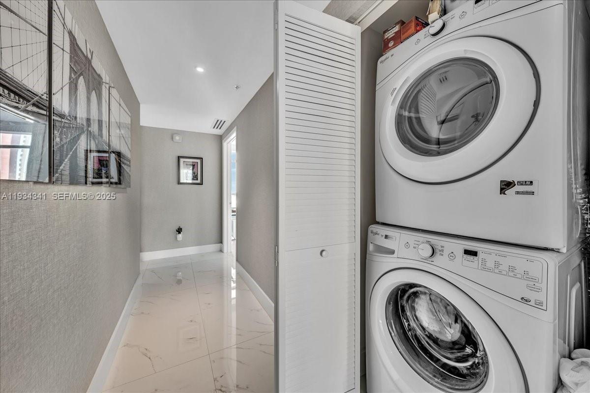 400 SUNNY ISLES CONDO EAS - Residential