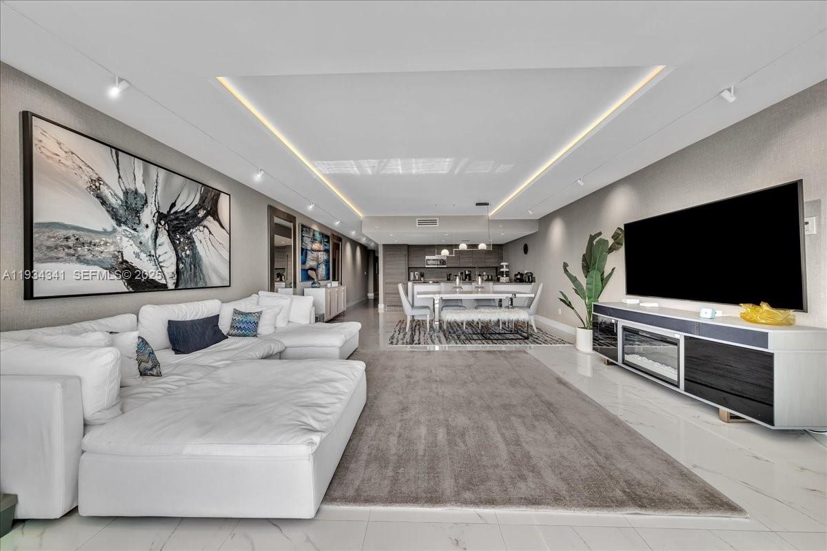 400 SUNNY ISLES CONDO EAS - Residential