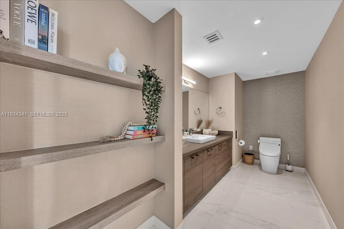 400 SUNNY ISLES CONDO EAS - Residential