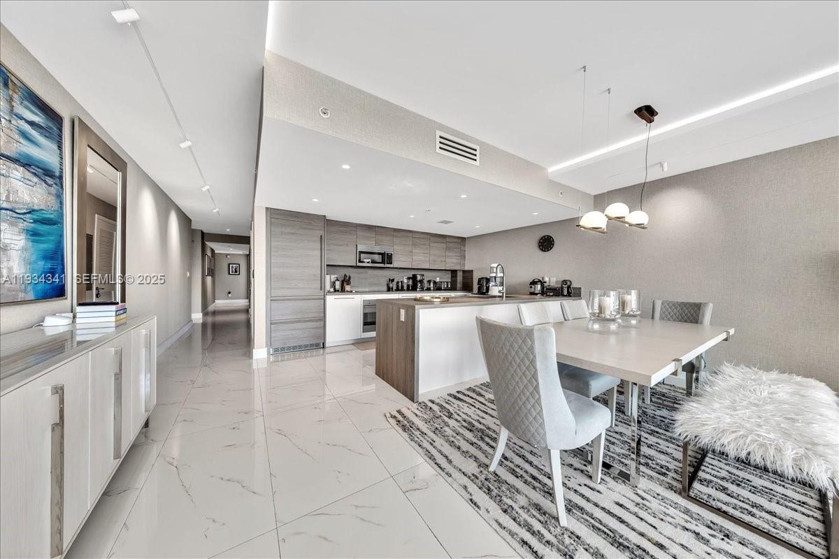 400 SUNNY ISLES CONDO EAS - Residential