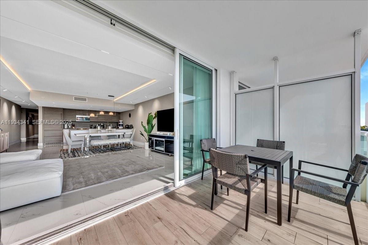 400 SUNNY ISLES CONDO EAS - Residential