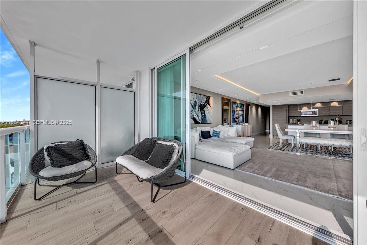 400 SUNNY ISLES CONDO EAS - Residential