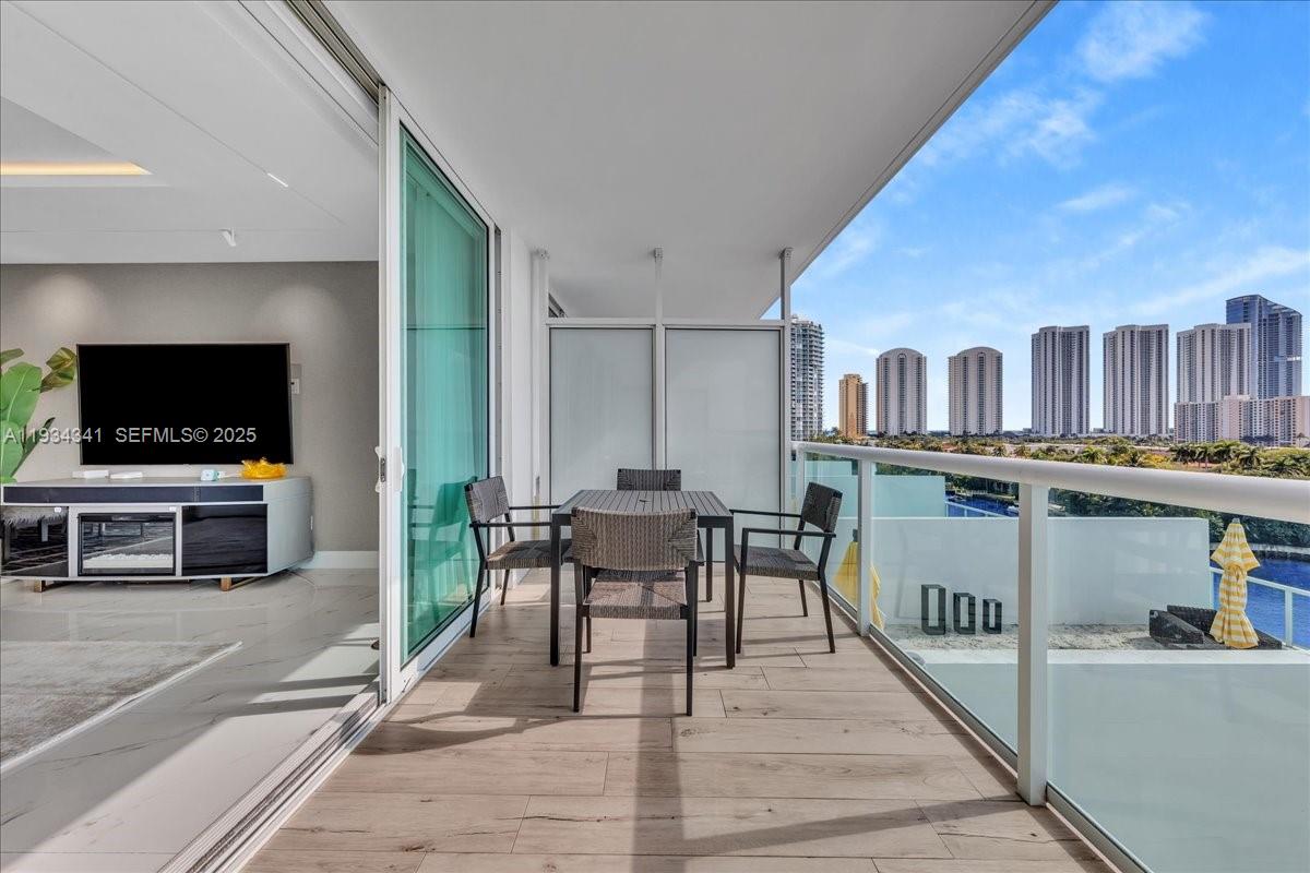 400 SUNNY ISLES CONDO EAS - Residential
