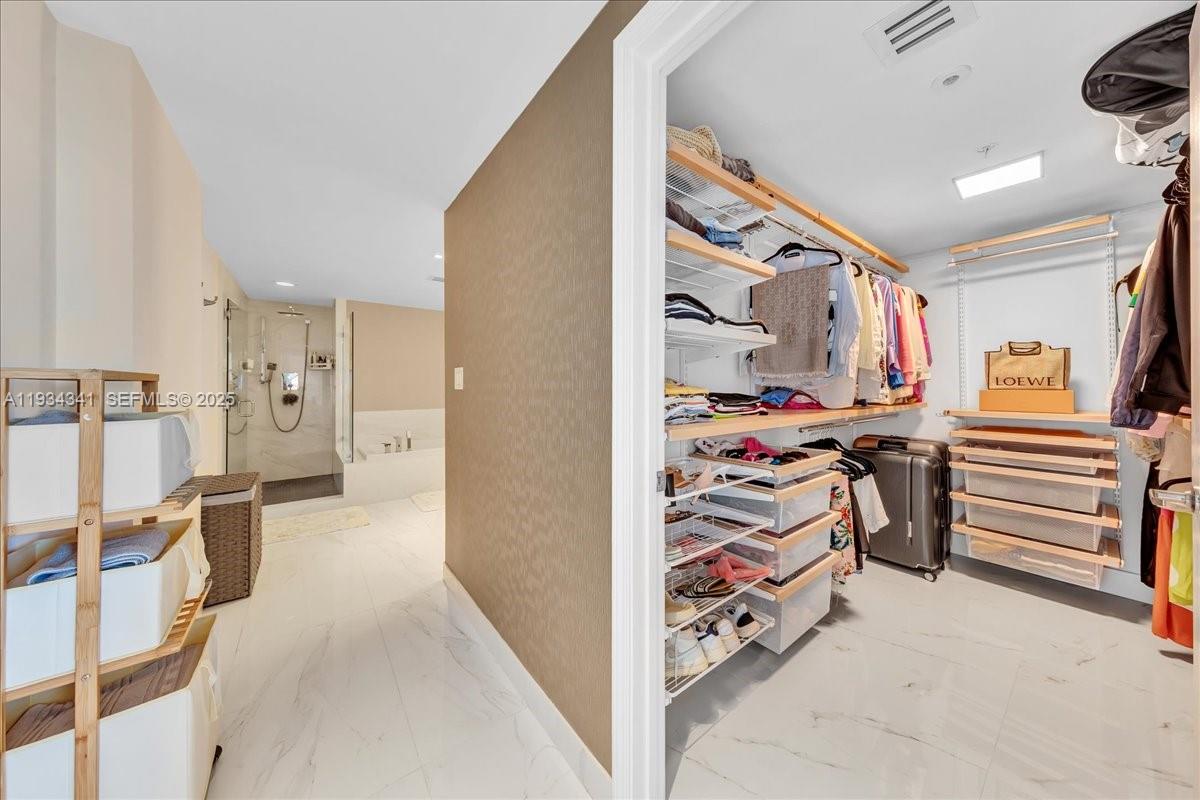 400 SUNNY ISLES CONDO EAS - Residential