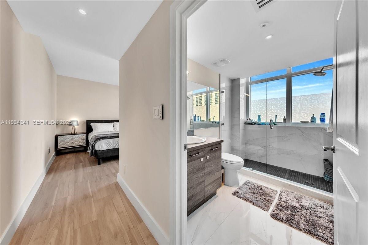 400 SUNNY ISLES CONDO EAS - Residential