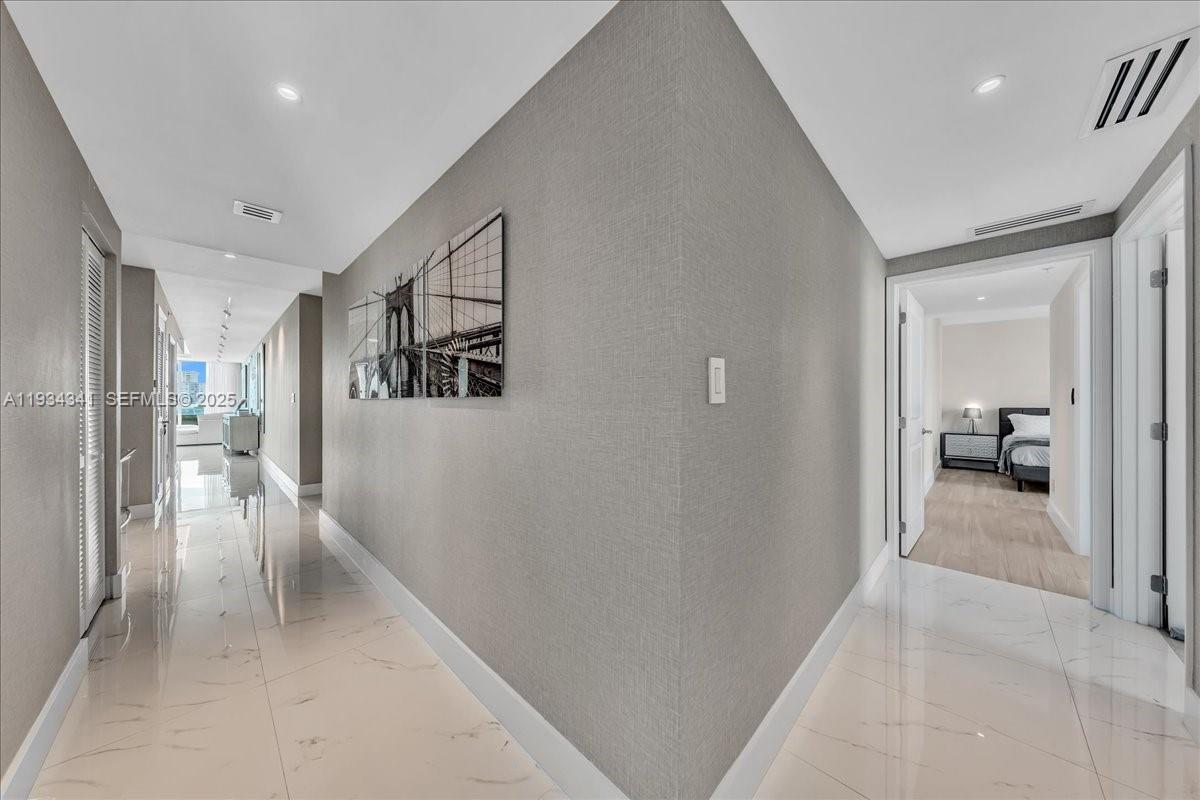 400 SUNNY ISLES CONDO EAS - Residential