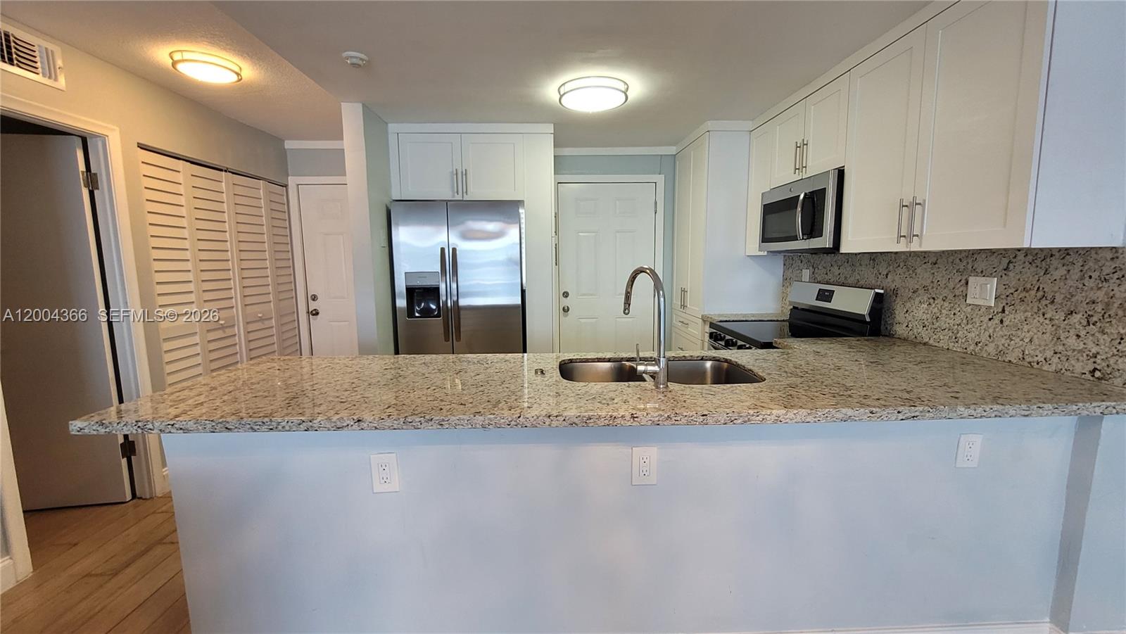 3600 NE 170th St 302