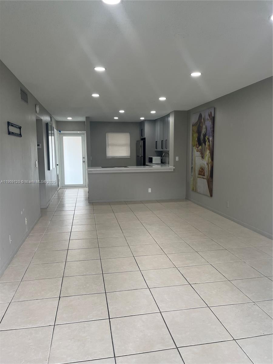 BERKLEY HOUSE OF CARRIAGE - Residential Lease