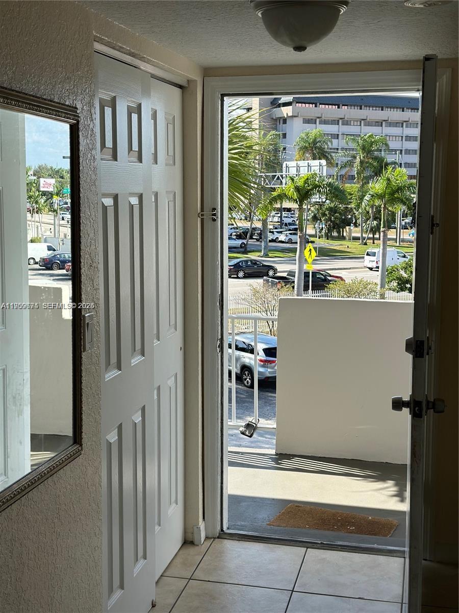 PARADISE AT DADELAND COND - Residential Lease