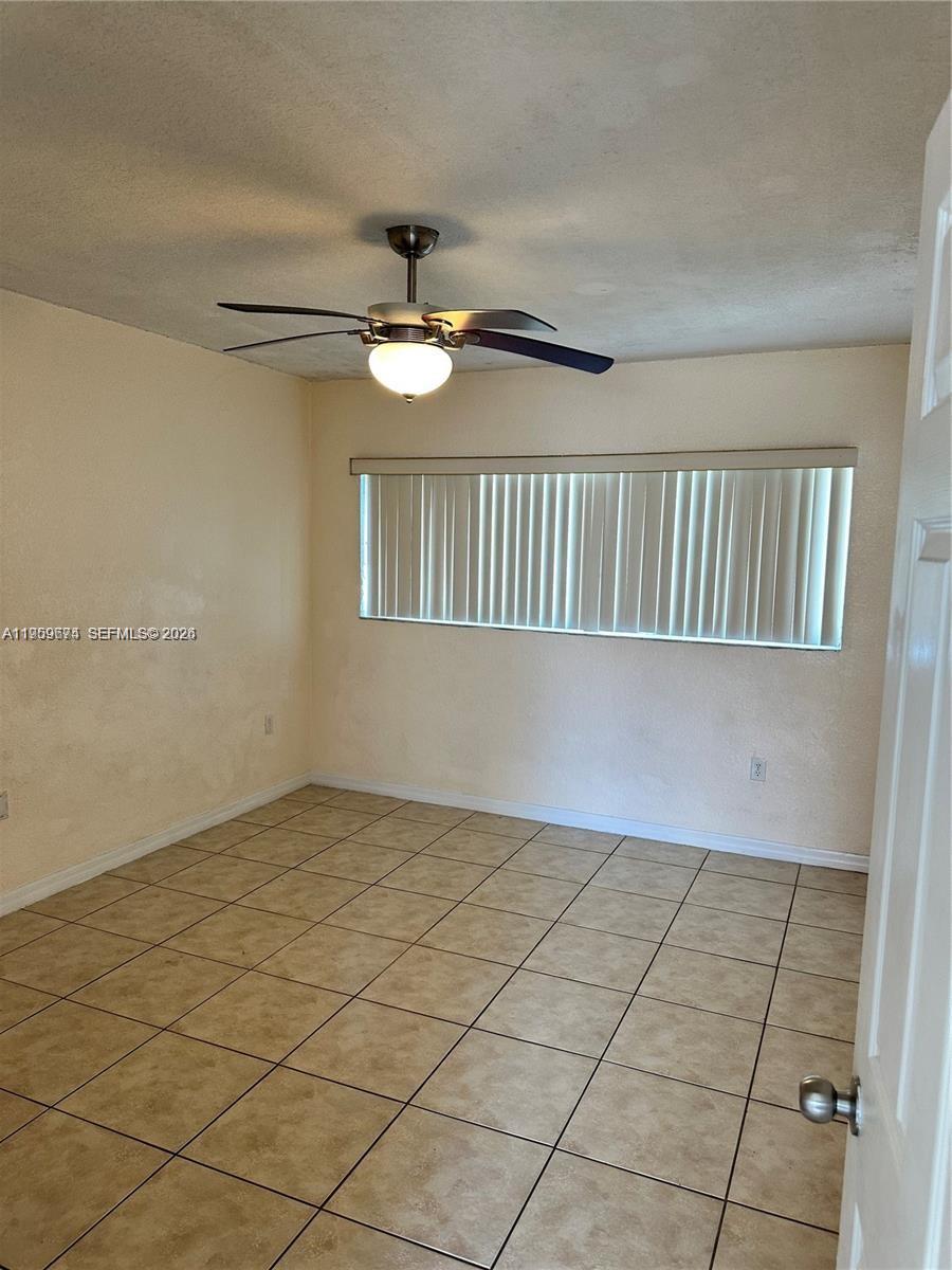 PARADISE AT DADELAND COND - Residential Lease