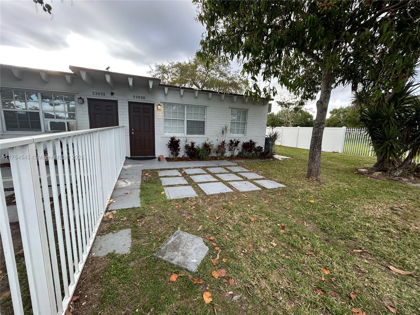 22030 Sw 122nd Ave 22030, Miami, Broward County, Florida - 2 Bedrooms  
1 Bathrooms - 