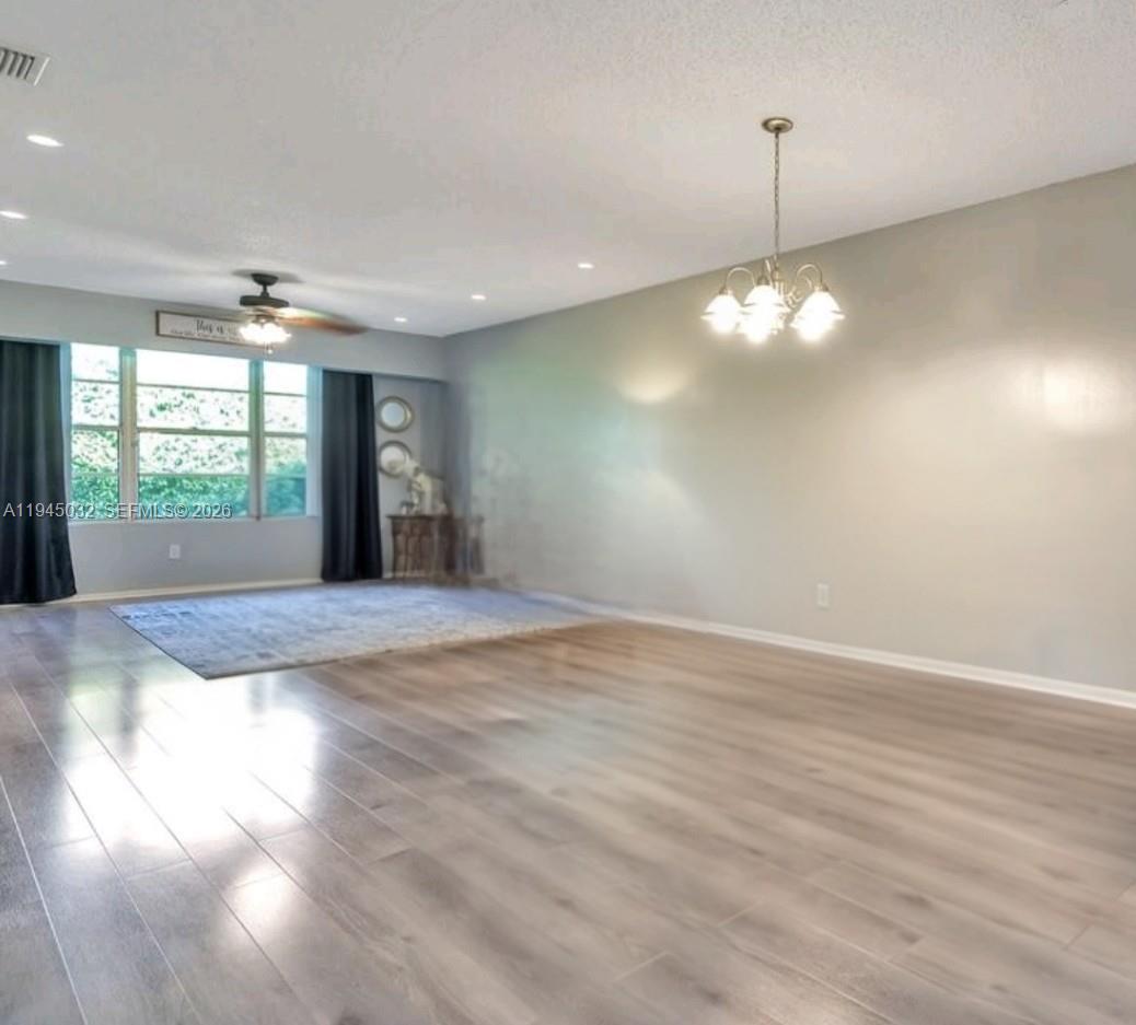 LAKEWOOD EAST SEC 1 - Residential