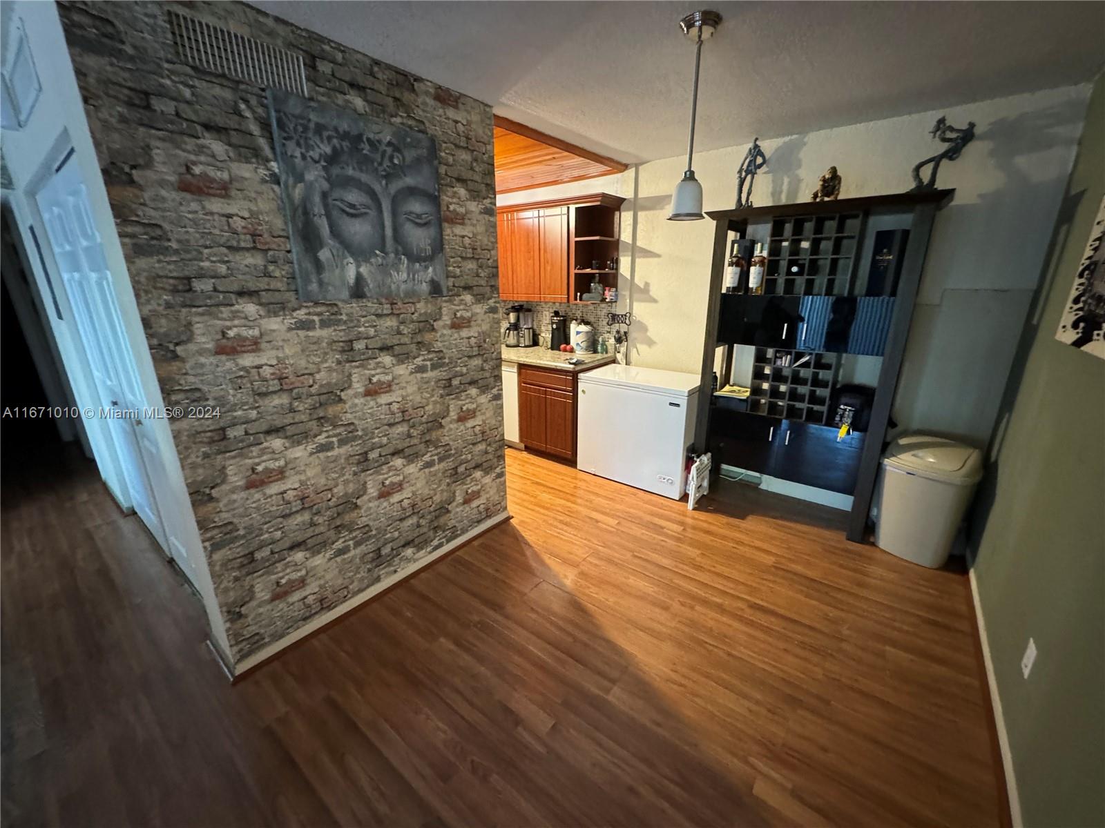 SPANISH TRACE CONDO - Residential