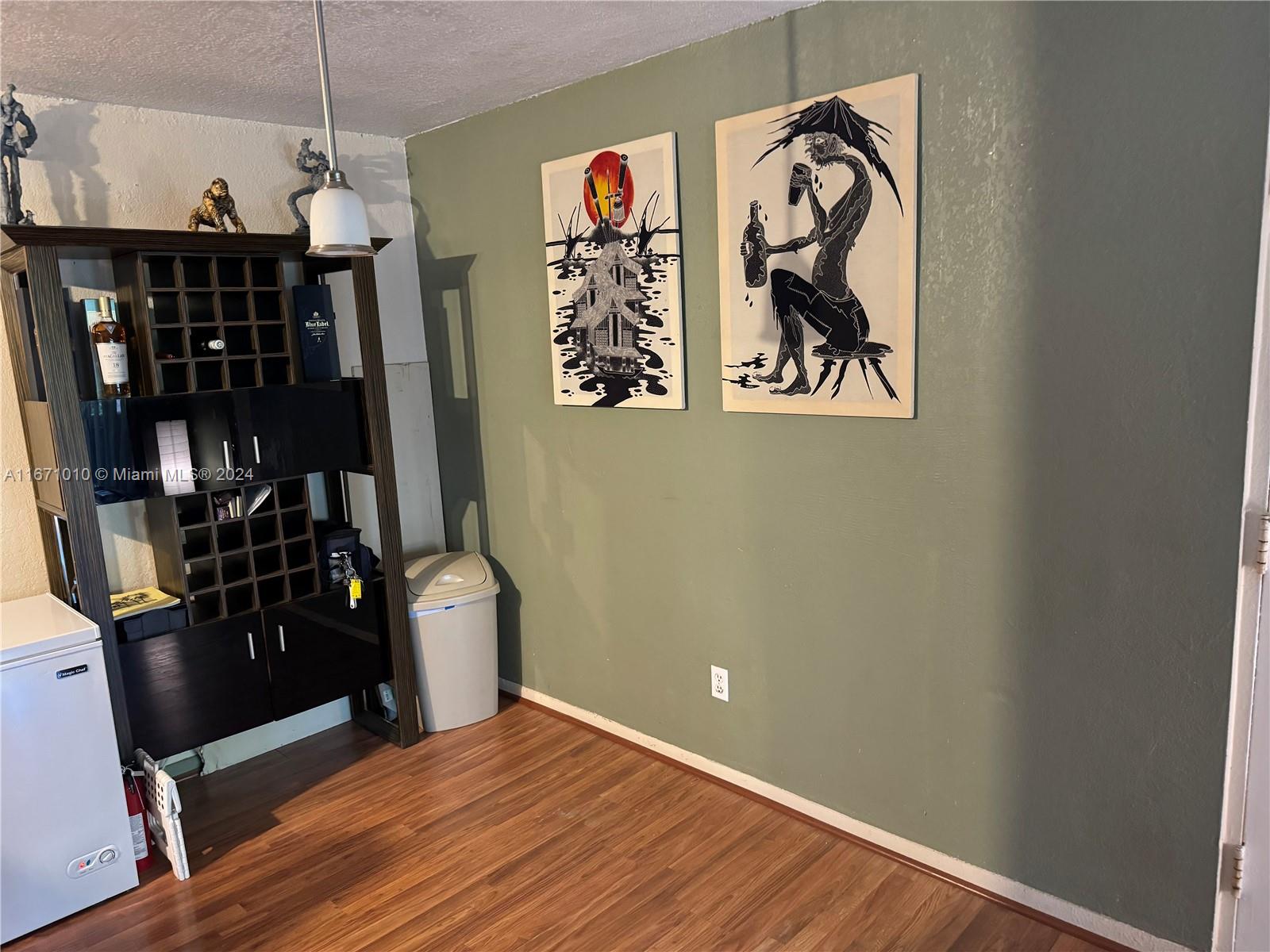 SPANISH TRACE CONDO - Residential