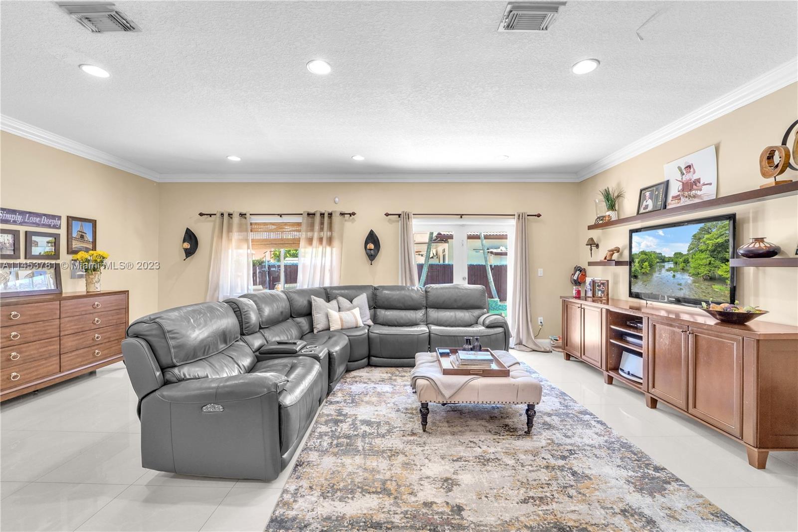 EFM ESTATES SECTIONS TWO - Residential