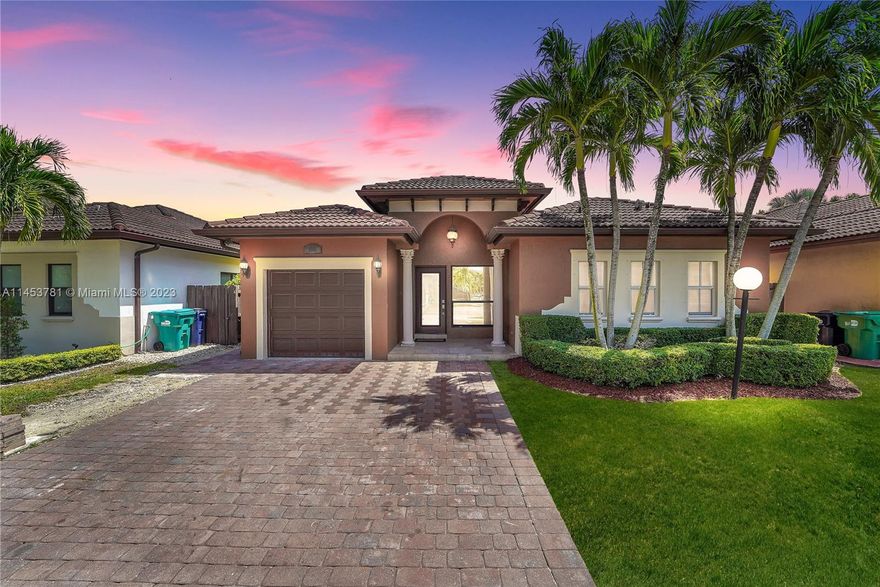 Welcome to your dream home! This updated 3-bed, 2-bath gem is a must-see. With a modern kitchen, spacious backyard, and great location, it's perfect for families or anyone seeking comfort and convenience. Join us for the open house on Sept 23rd, 12-2pm. No showings before then. Contact LA to be scheduled.
Don't miss out on this opportunity!