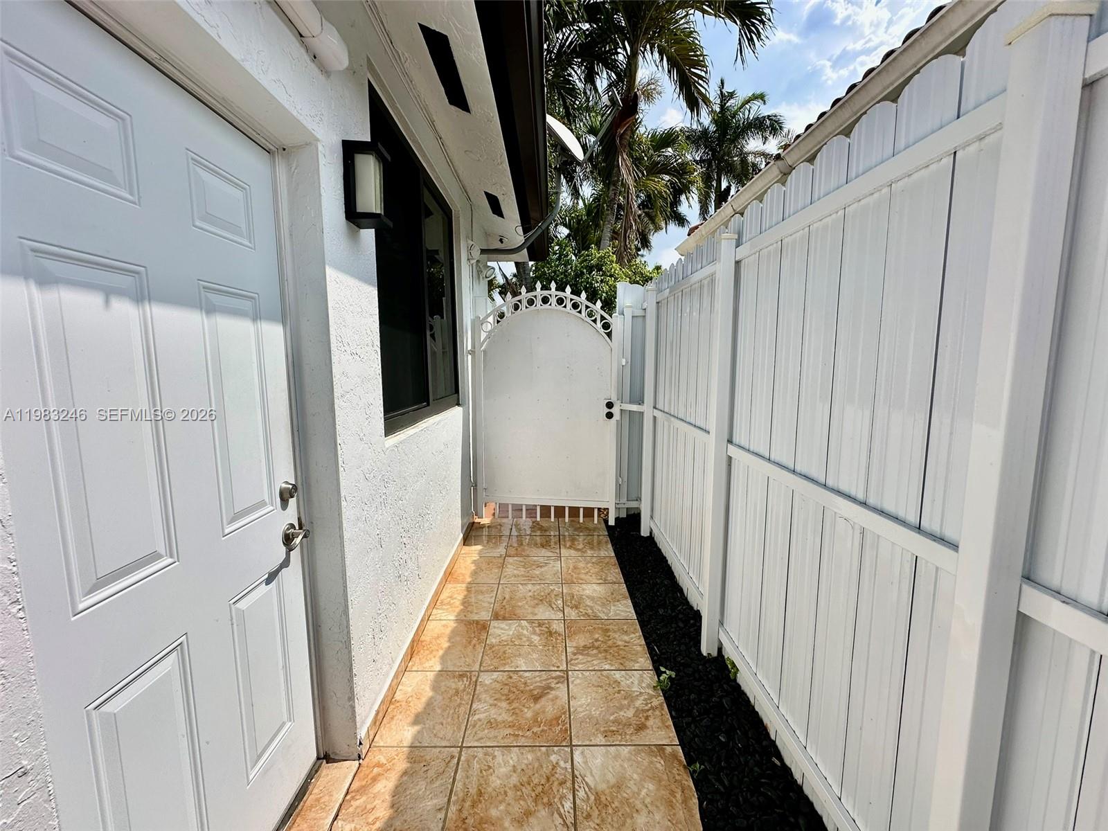 LAKE VENETIAN - Residential Lease