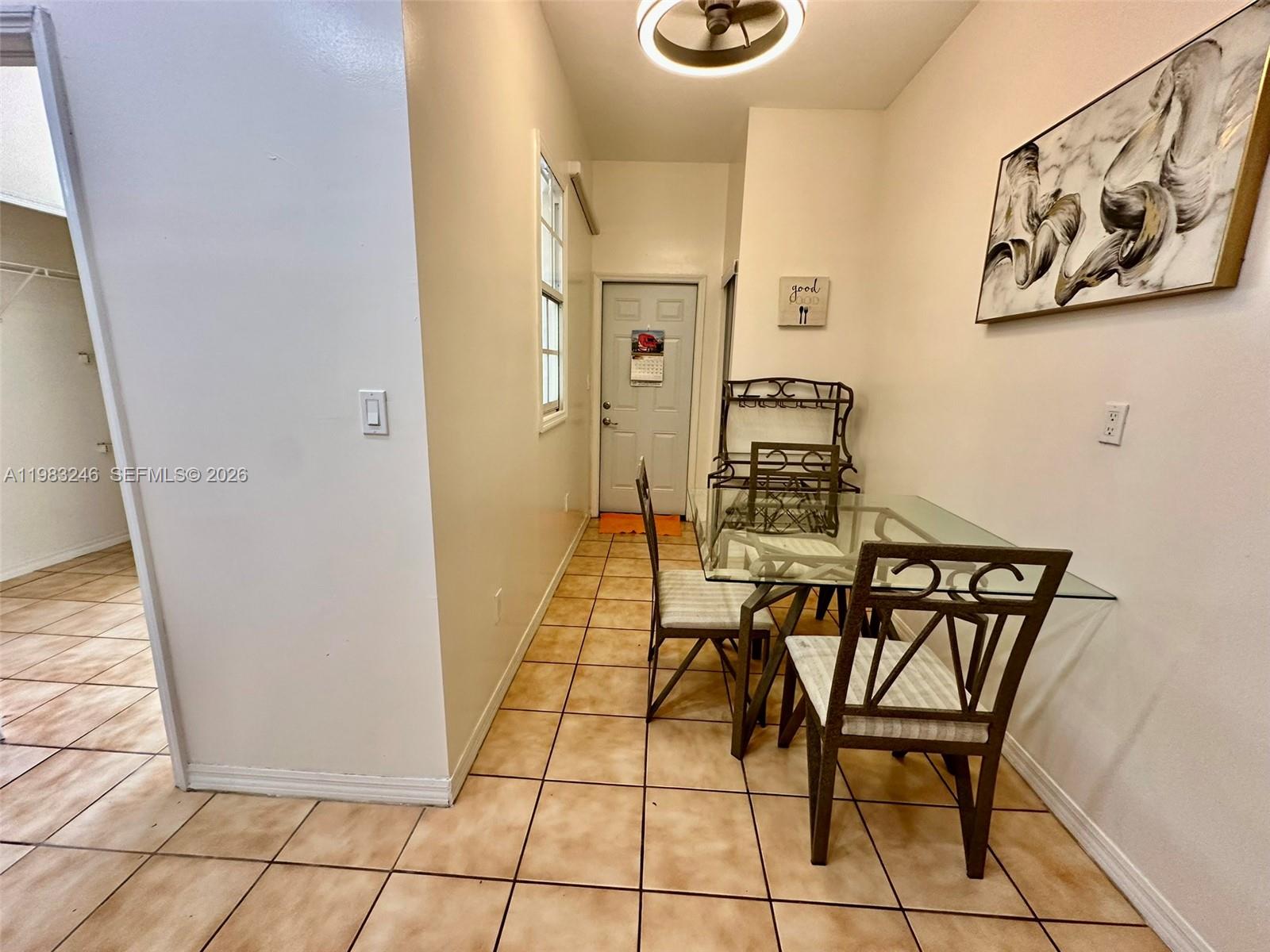 LAKE VENETIAN - Residential Lease