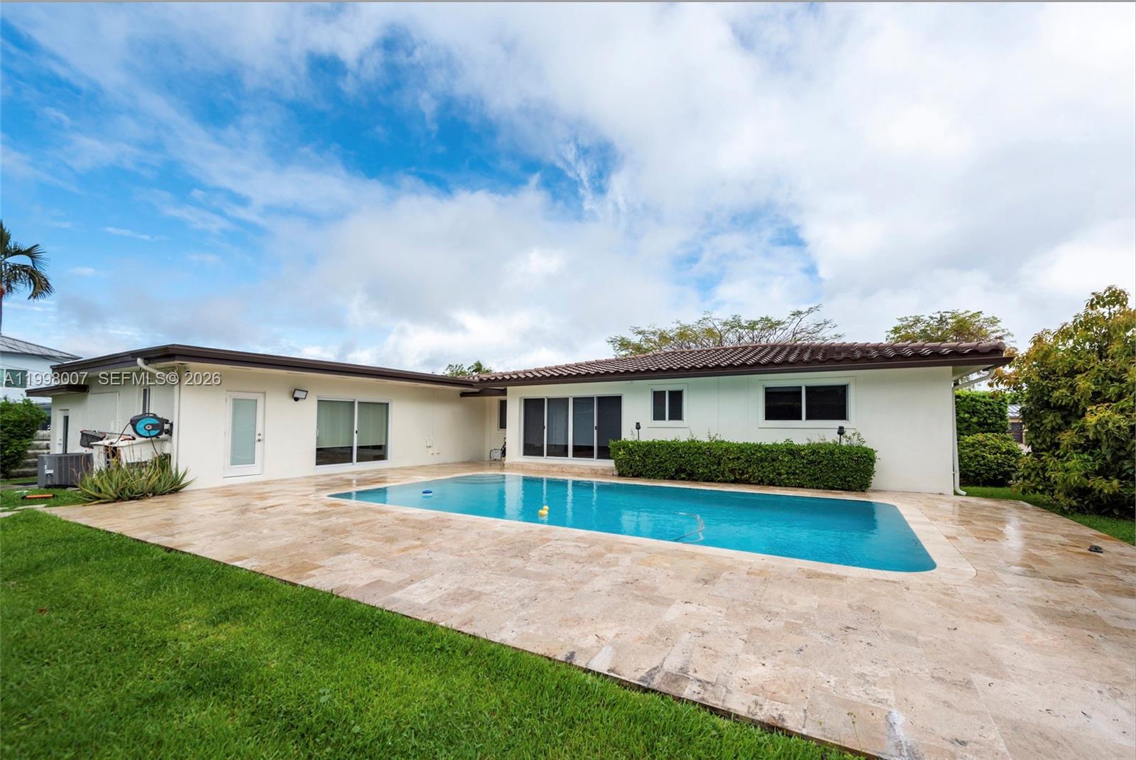 MEEKINS HILLS - Residential