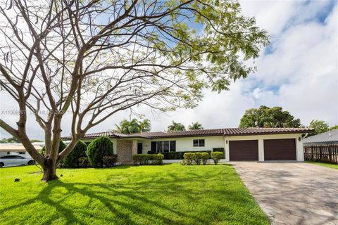 Photo of 3460 Buchanan St, Hollywood, FL 33021 (MLS # A11998007)