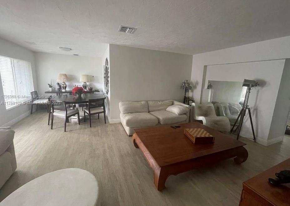 HOLLYWOOD LAKES SECTION - Residential