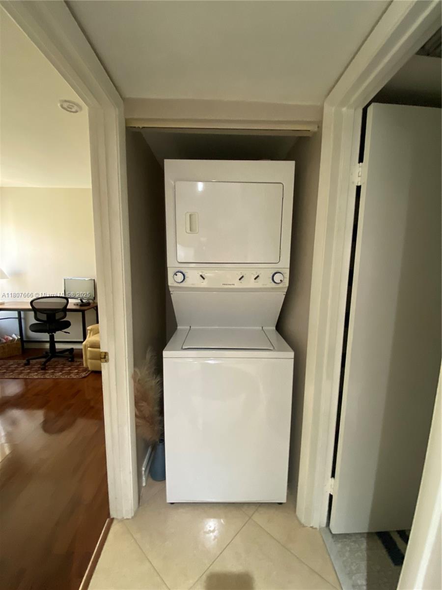MEADOWRIDGE EAST CONDO - Residential