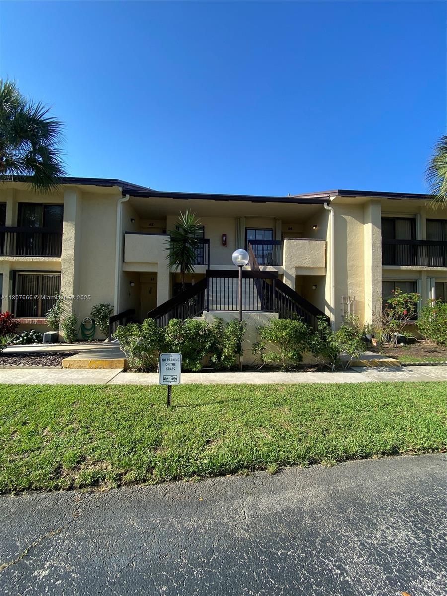 1945 Sw 15th St 61, Deerfield Beach, Broward County, Florida - 2 Bedrooms  
2 Bathrooms - 