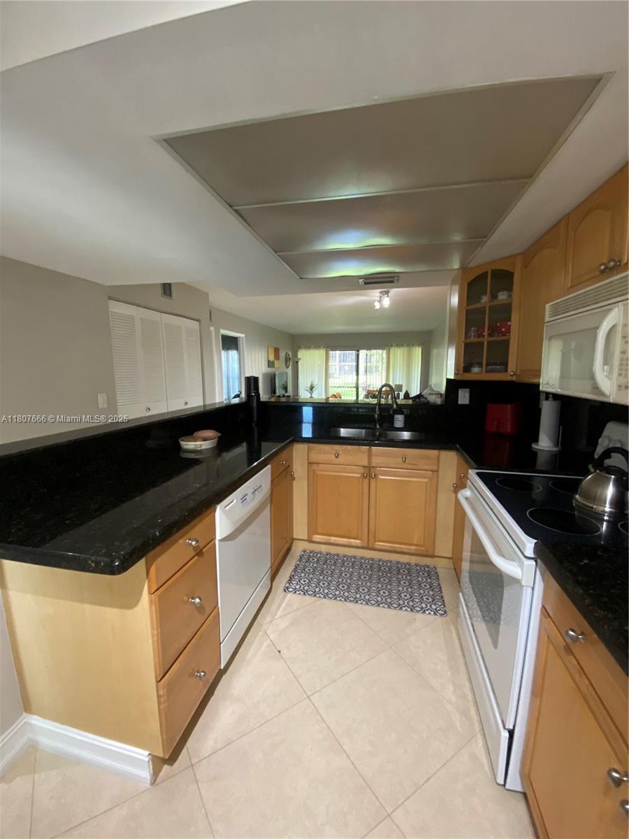 MEADOWRIDGE EAST CONDO - Residential