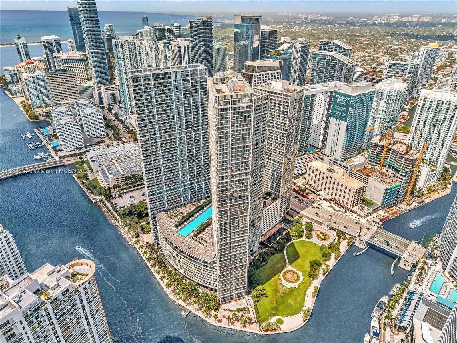495 Brickell Ave 5009
