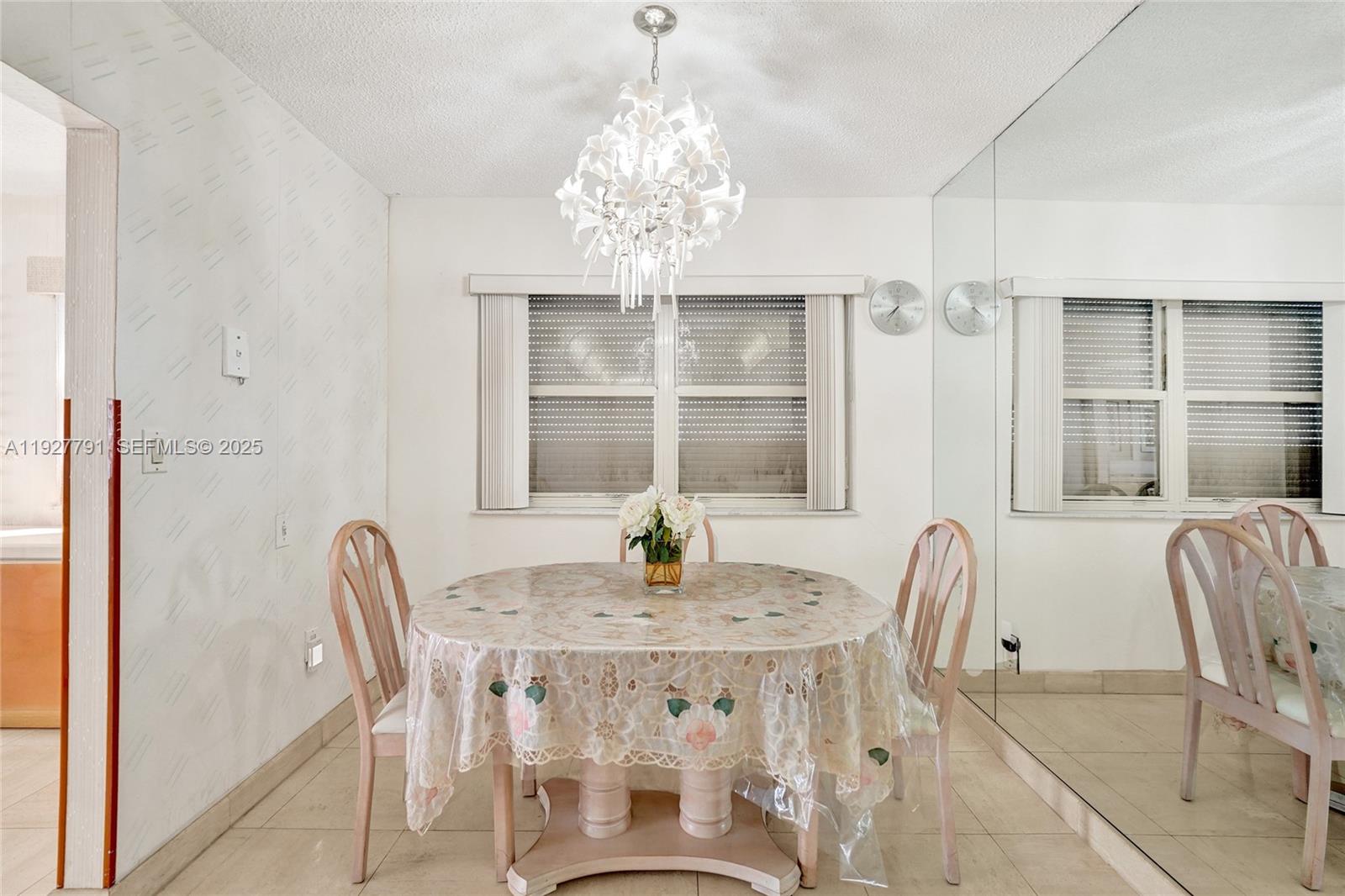 SUMMIT CONDO - Residential