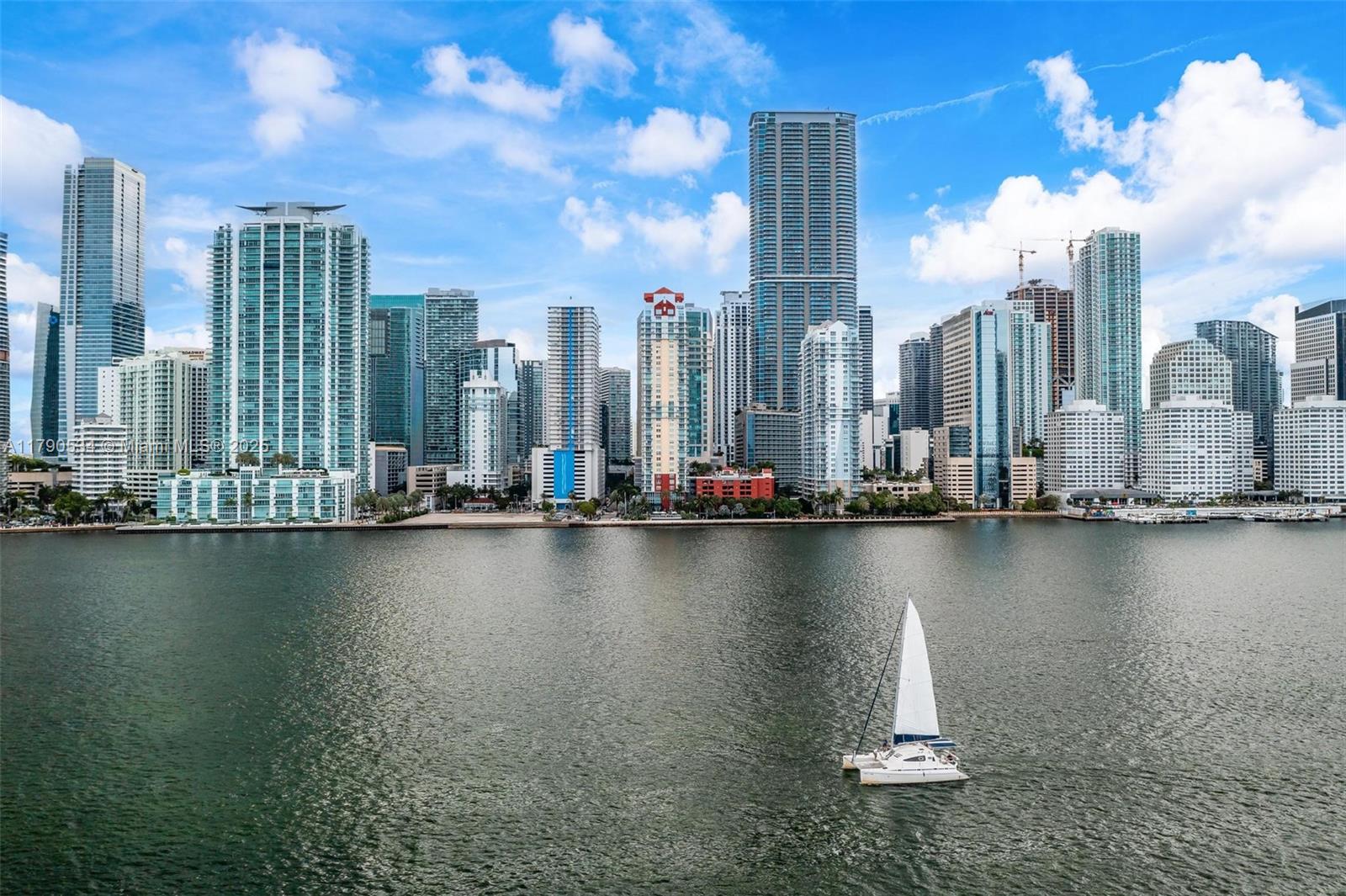 Rental Property at 1155 Brickell Bay Dr 3105, Miami, Broward County, Florida - Bedrooms: 1 
Bathrooms: 1  - $3,200 MO.