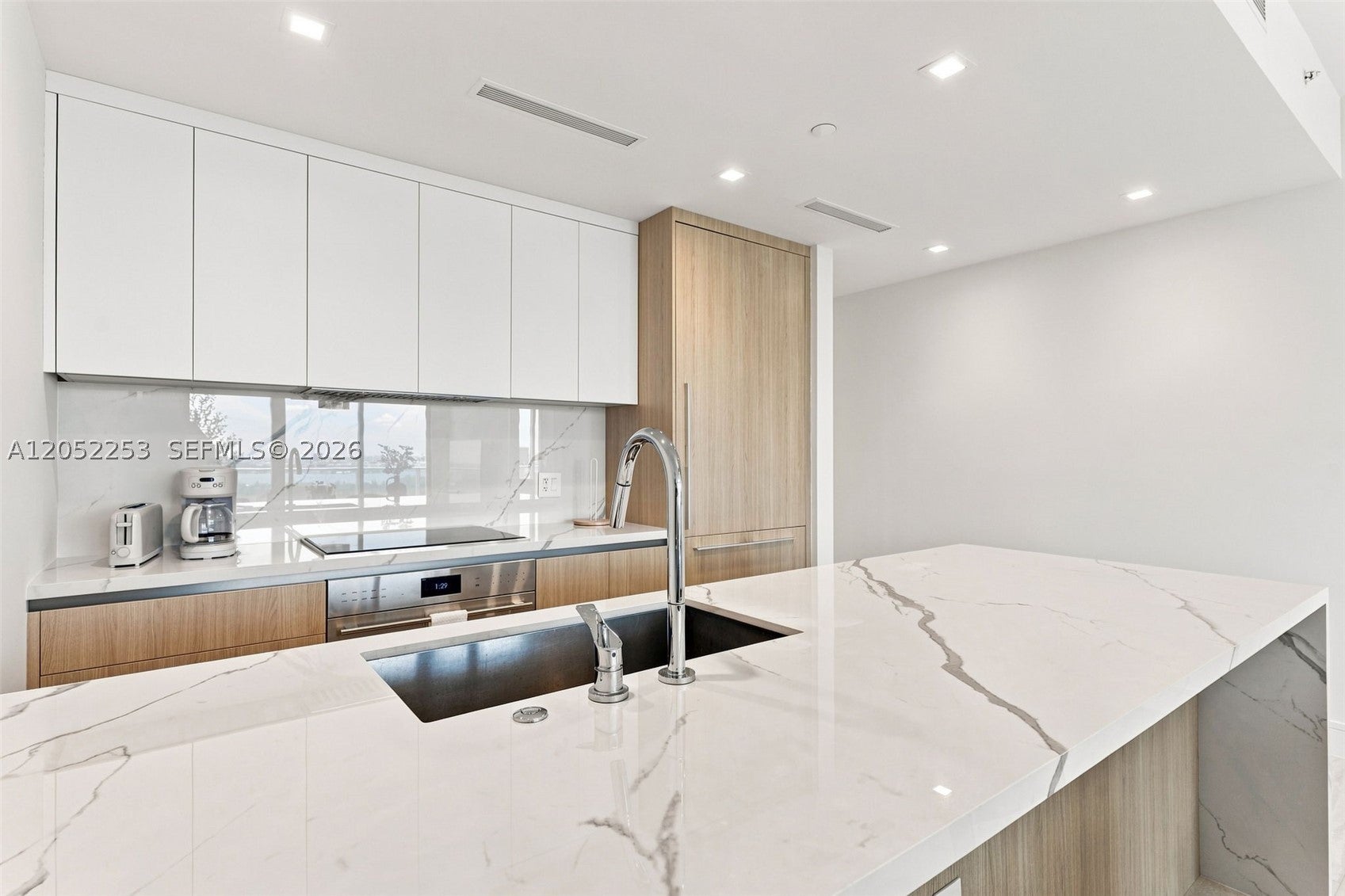2411 Laguna Circle 1704