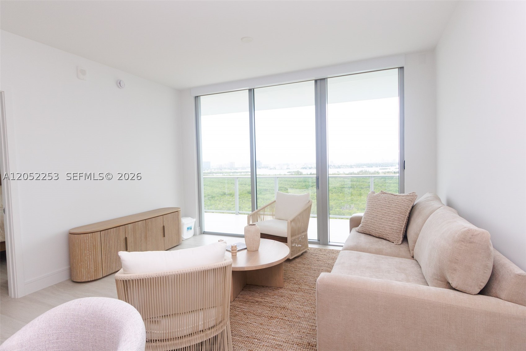 2411 Laguna Circle 1704