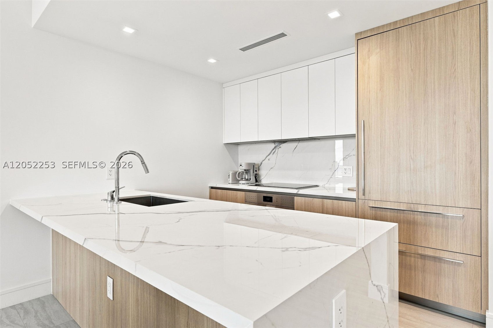 2411 Laguna Circle 1704