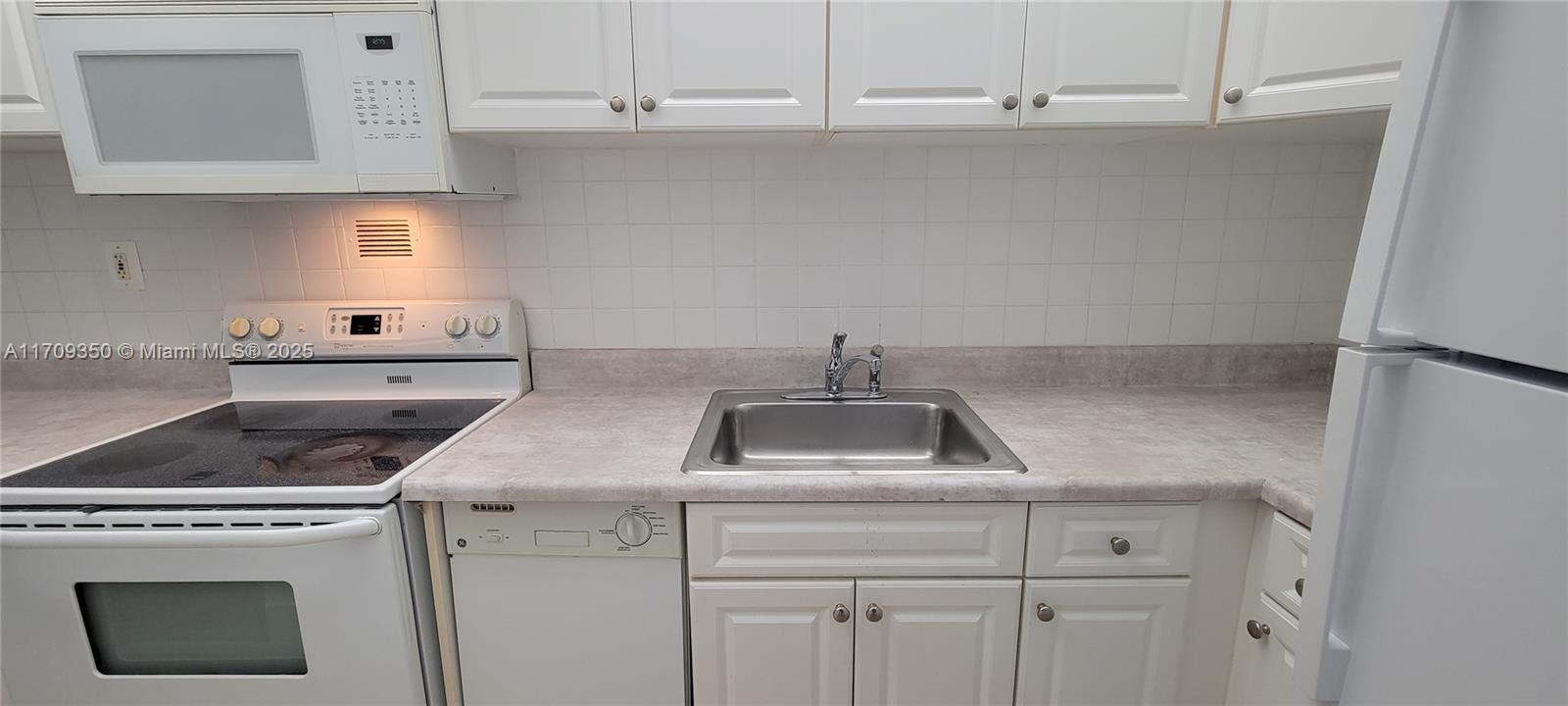 MIRADOR 1000 CONDO - Residential