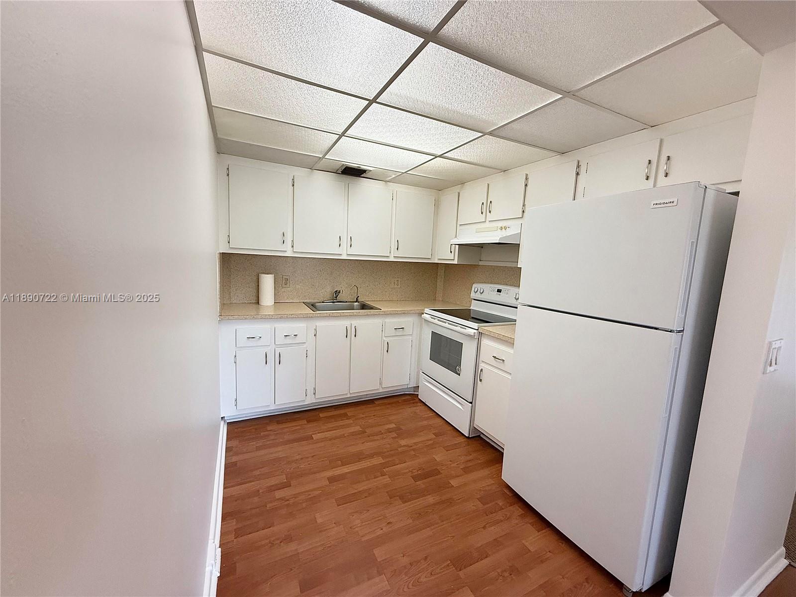 NEW HAMPTON AT CENTURY VI - Residential