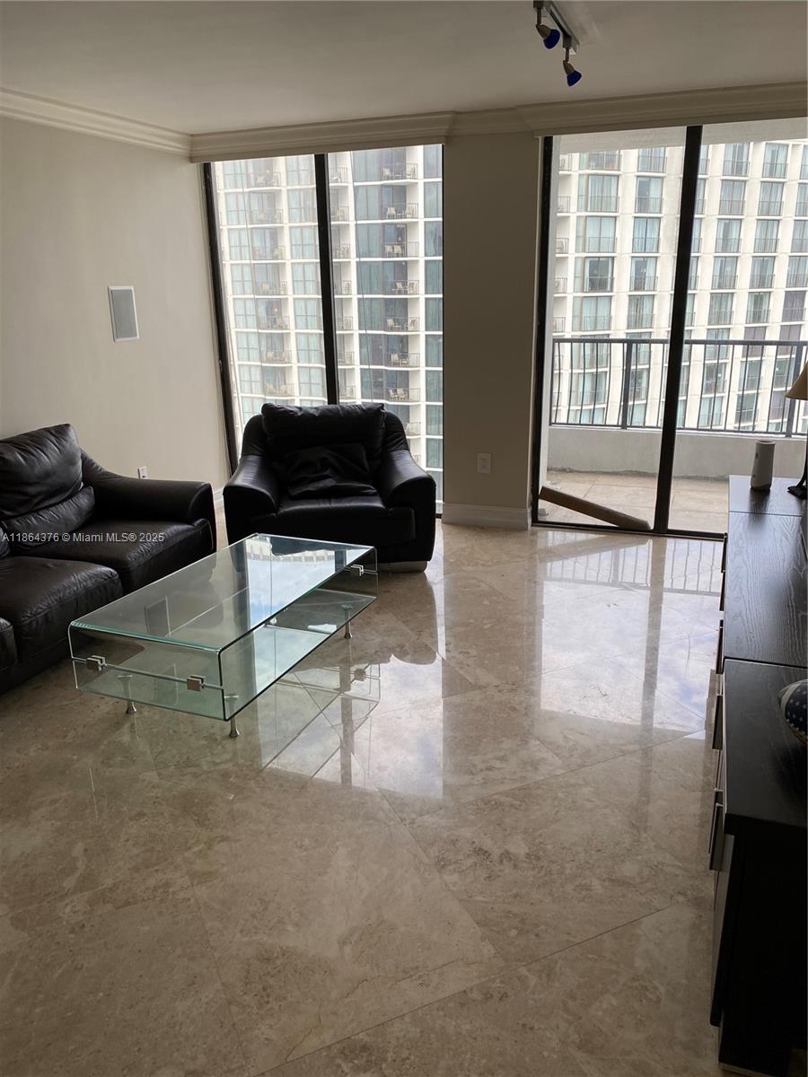 555 NE 15th St 30D
