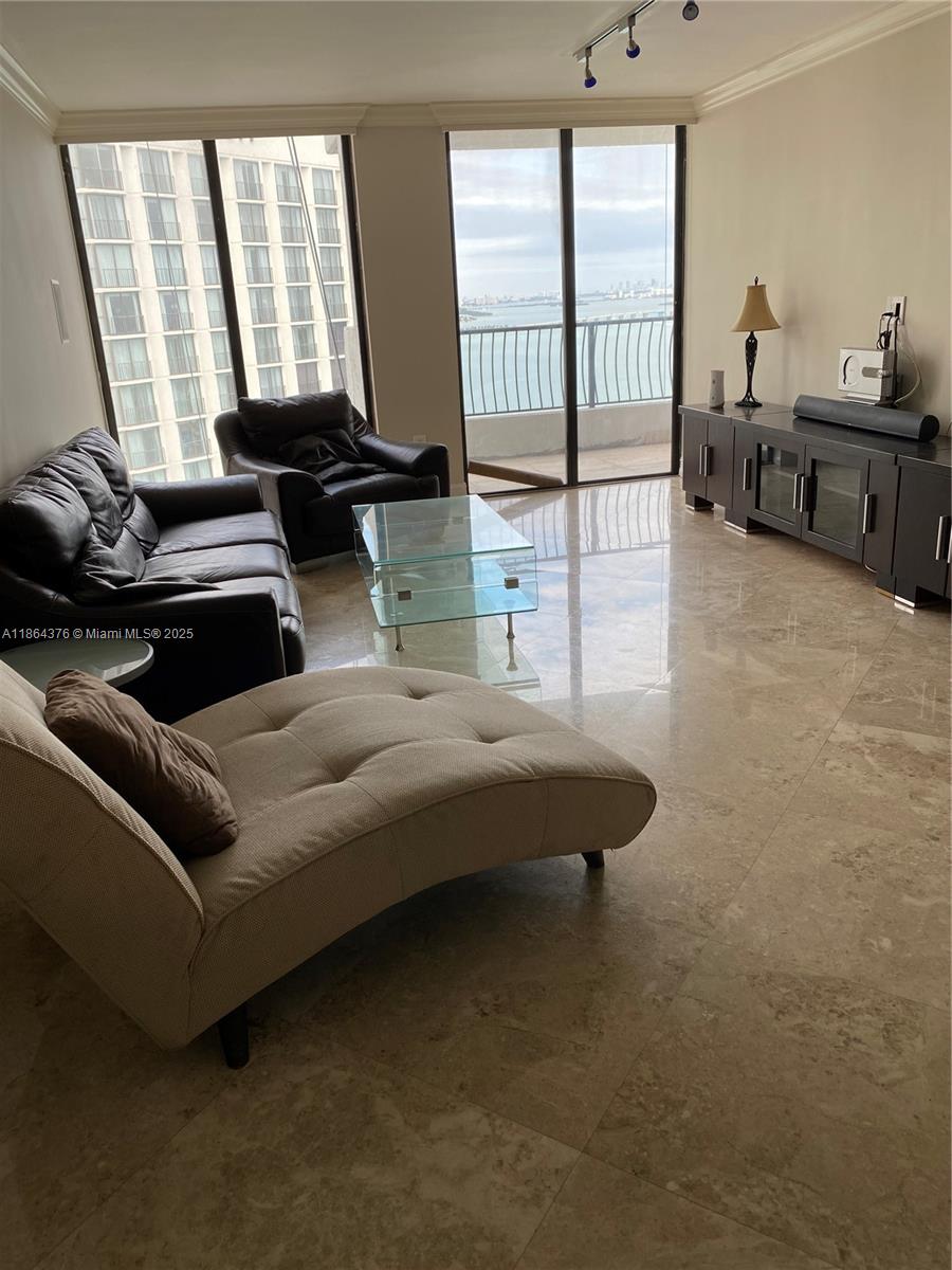 555 NE 15th St 30D