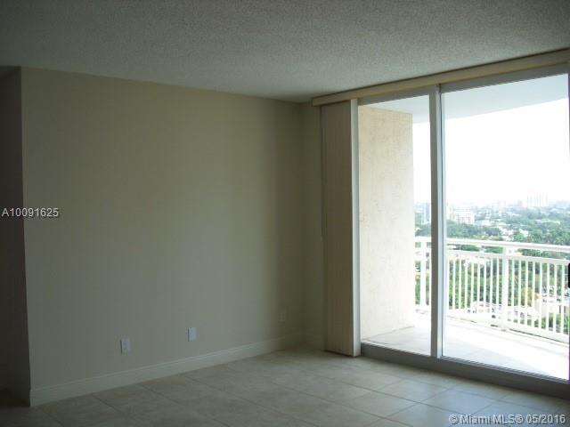 THE METROPOLITAN CONDO - Residential Lease