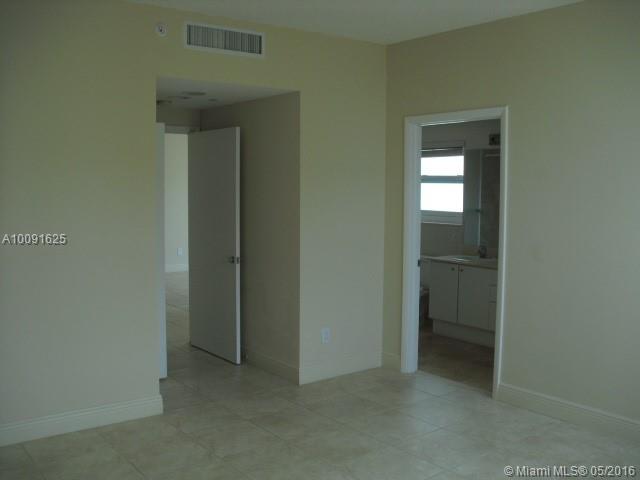 THE METROPOLITAN CONDO - Residential Lease