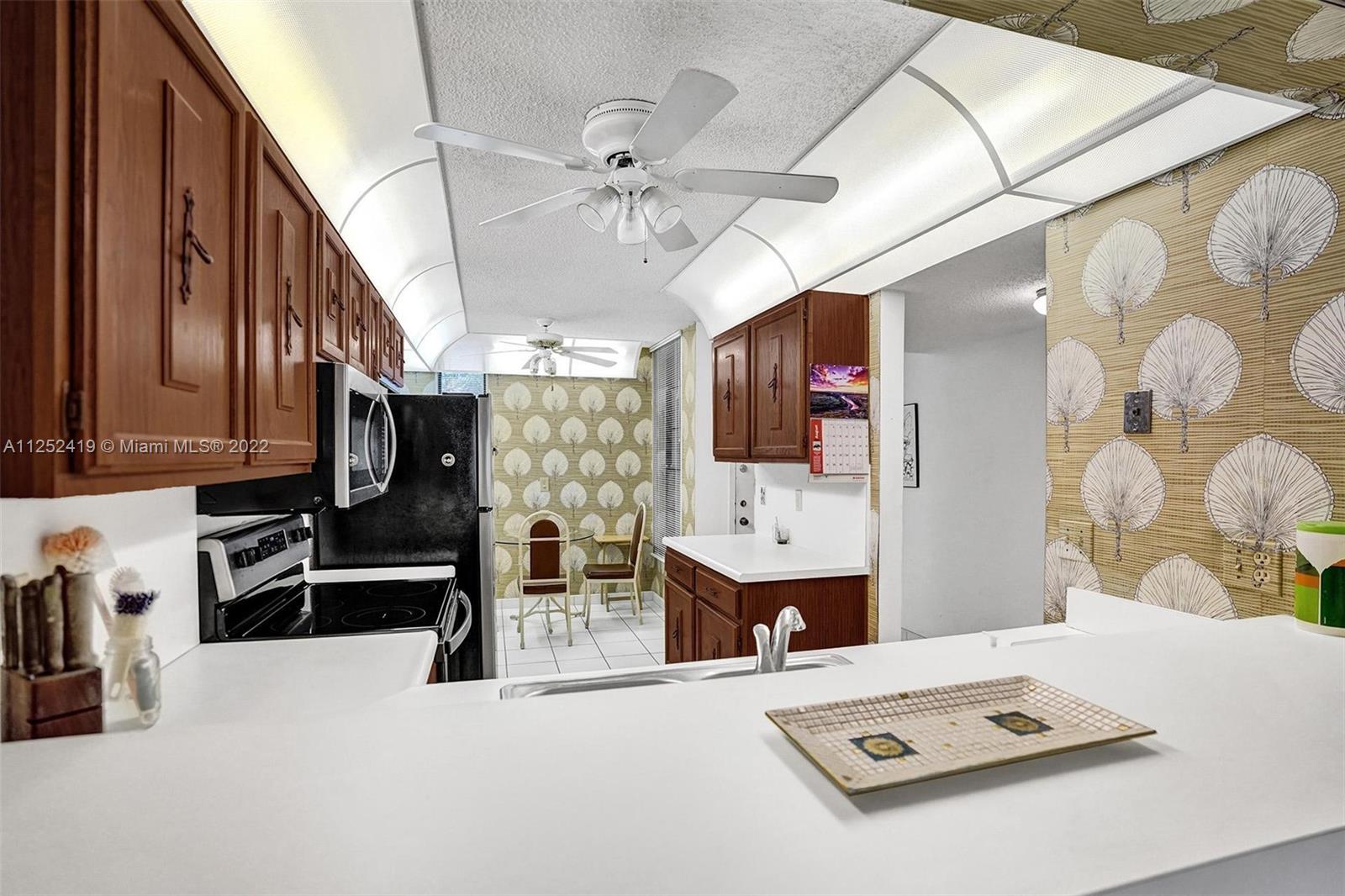 CORAL GATE 3 CONDO - Residential