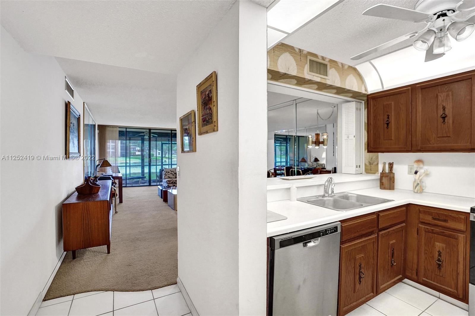 CORAL GATE 3 CONDO - Residential