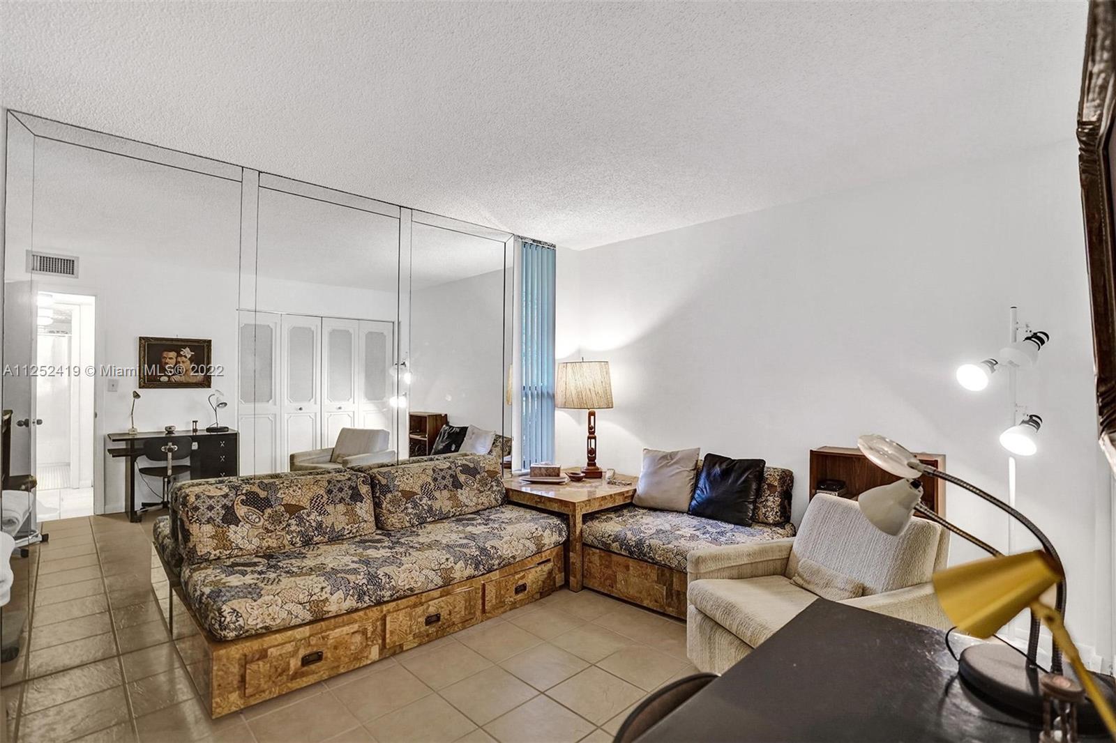 CORAL GATE 3 CONDO - Residential